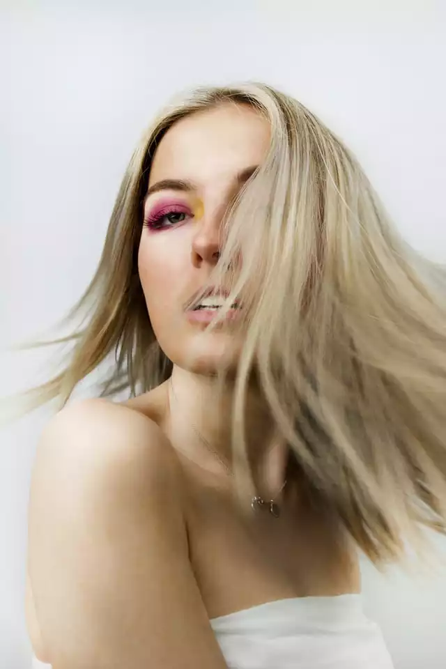 HAIR BLEACH: TIPS AND TECHNIQUES FOR PROFESSIONAL HAIR
