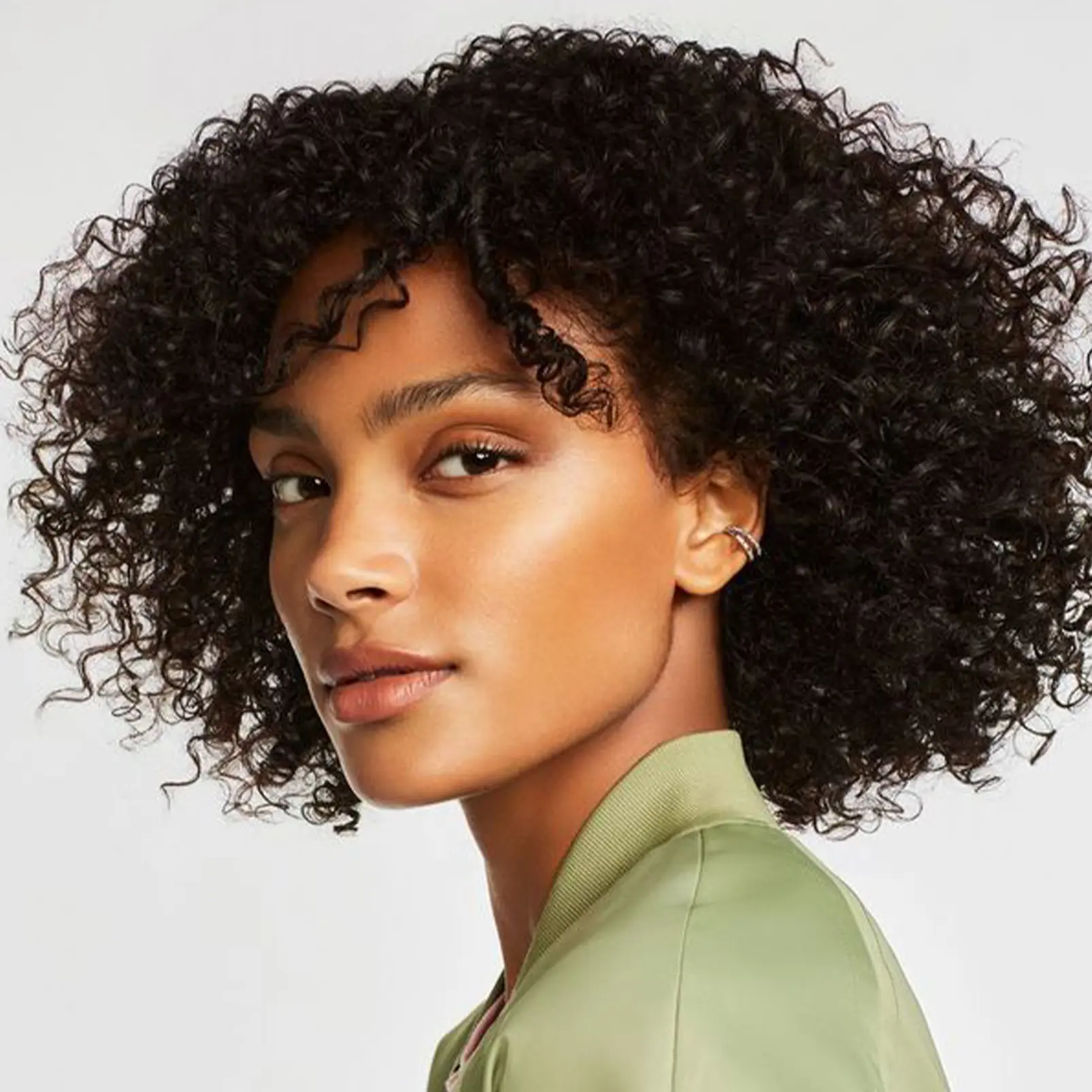 Come tagliare i capelli ricci? Consigli ed esempi di tagli capelli ric, image size:1605x1605